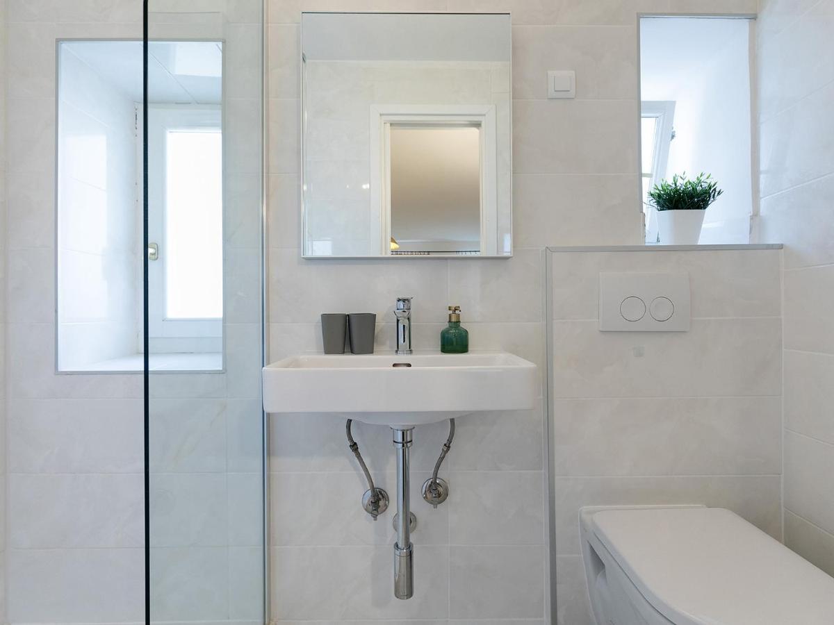 Stylish Studio Apartment By Irundo Ровинь Экстерьер фото